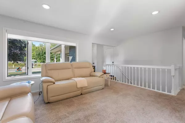 2708 Northern Valley DR NE, Rochester, MN 55906