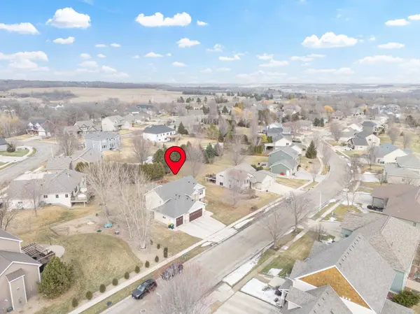 2359 Scenic Point DR SW, Rochester, MN 55902