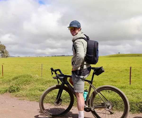 Penn Henderson - Mana Rd Biking