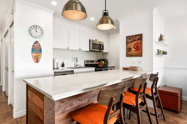 75-5681 KUAKINI HWY #303, Kailua Kona, HI 96740