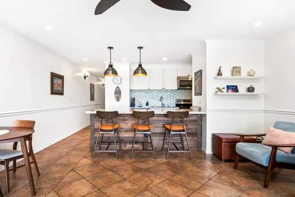 75-5681 KUAKINI HWY #303, Kailua Kona, HI 96740