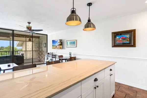 75-5681 KUAKINI HWY #303, Kailua Kona, HI 96740
