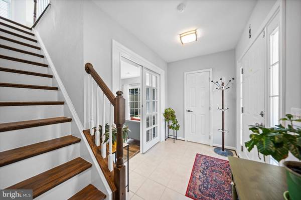 8261 ELECTRIC AVE, Vienna, VA 22182