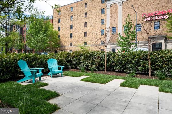 1717 V ST NW, Washington, DC 20009