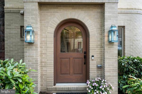 1717 V ST NW, Washington, DC 20009