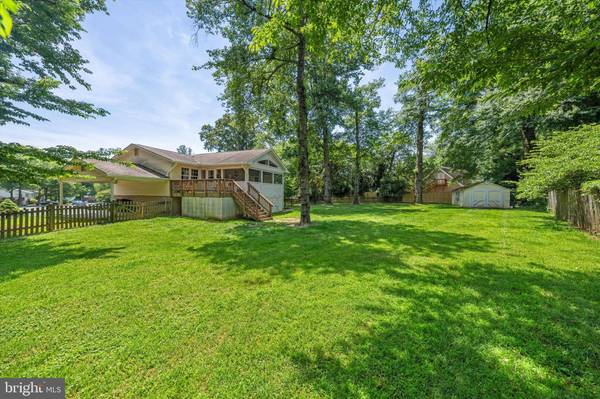 905 CAROLE CT SE, Vienna, VA 22180