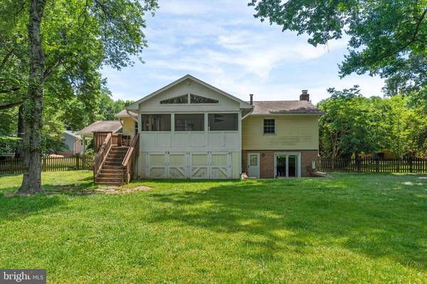 905 CAROLE CT SE, Vienna, VA 22180