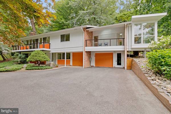 8004 PARK OVERLOOK DR, Bethesda, MD 20817
