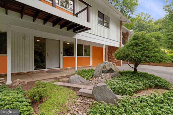 8004 PARK OVERLOOK DR, Bethesda, MD 20817