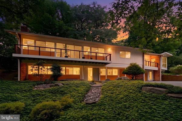 8004 PARK OVERLOOK DR, Bethesda, MD 20817