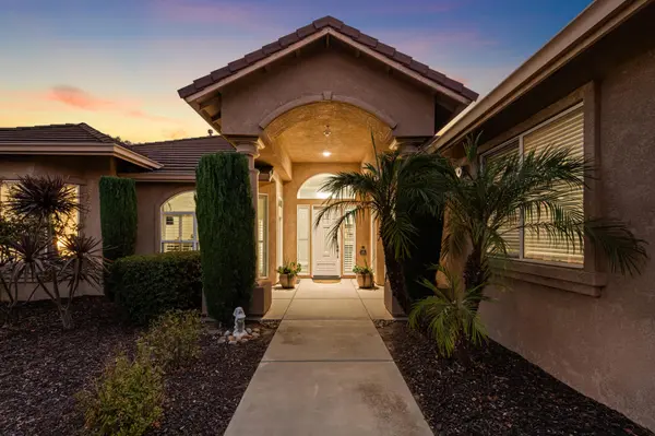 204 Chaps Ct, Oakley, CA 94561-3902