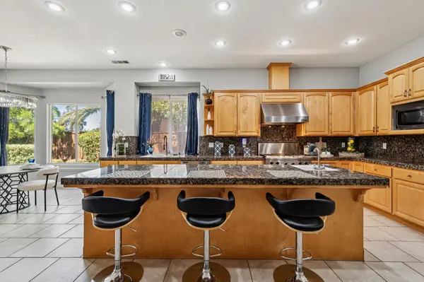 204 Chaps Ct, Oakley, CA 94561-3902