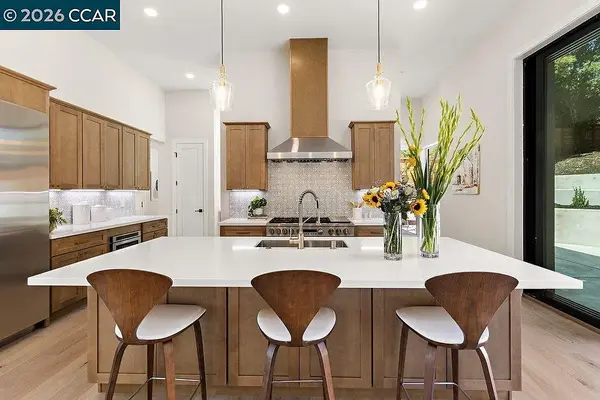 4006 Natasha Dr, Lafayette, CA 94549-2716