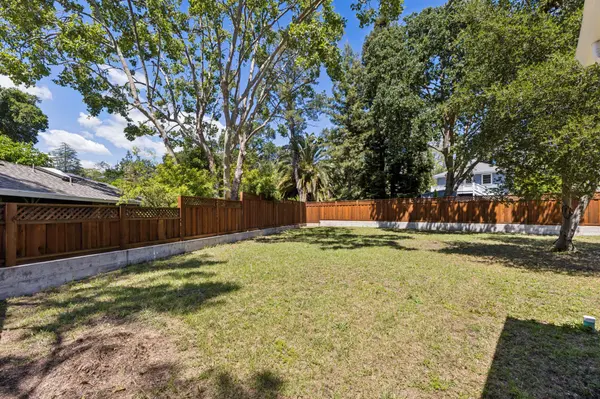 8 Evergreen Ct, Walnut Creek, CA 94595-1017