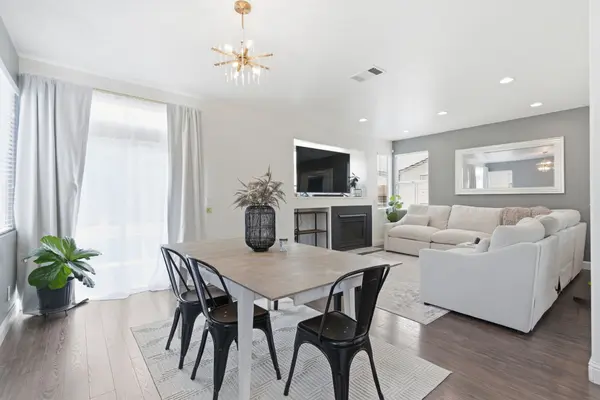 364 Fall Cir, Oakley, CA 94561-2423