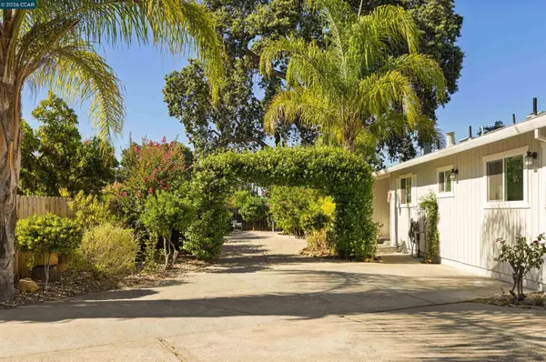 1694 Tammy Ln, Concord, CA 94519
