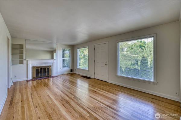 5932 37th AVE SW, Seattle, WA 98126