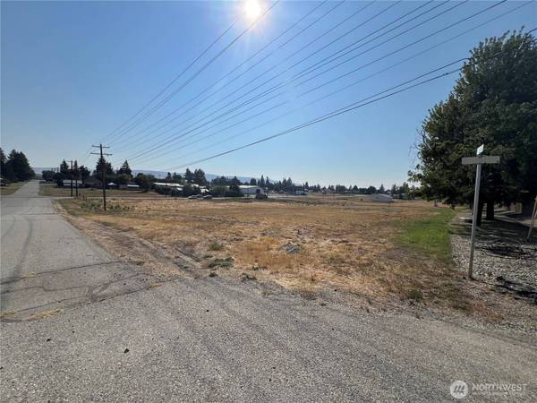 114 E 4th ST, Waterville, WA 98858