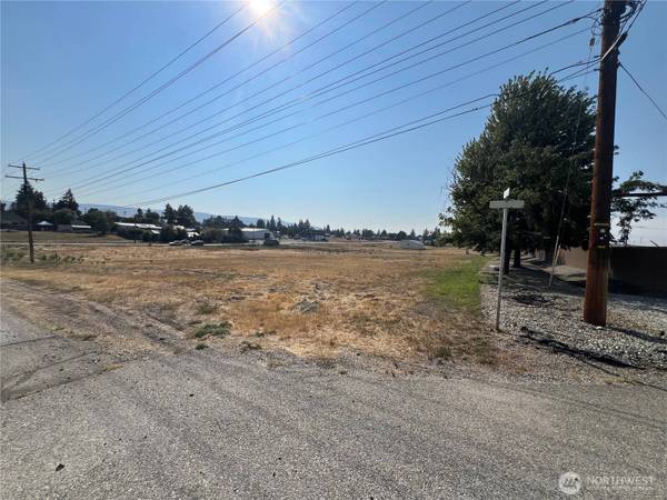 114 E 4th ST, Waterville, WA 98858