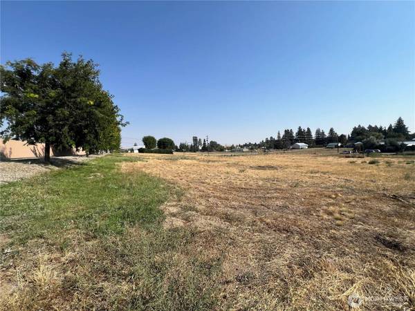 114 E 4th ST, Waterville, WA 98858