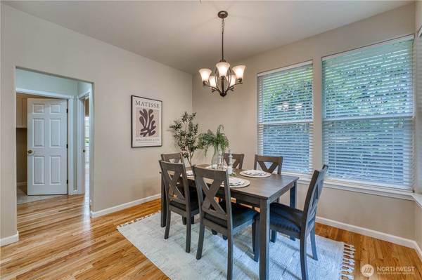 7061 SW Dunraven LN, Port Orchard, WA 98367