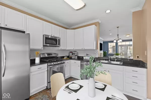 907 Junction PL #41907, Indianapolis, IN 46220