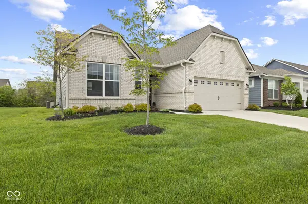 9696 Parkhurst XING, Mccordsville, IN 46055