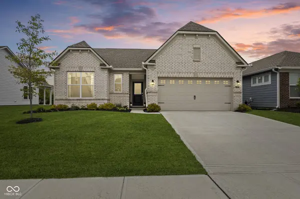 9696 Parkhurst XING, Mccordsville, IN 46055