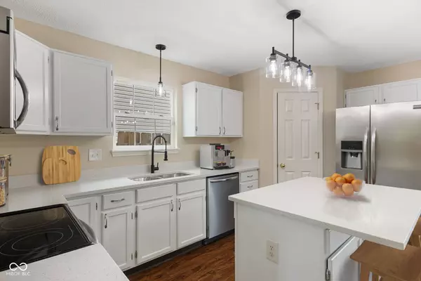 518 Carthage CIR, Westfield, IN 46074