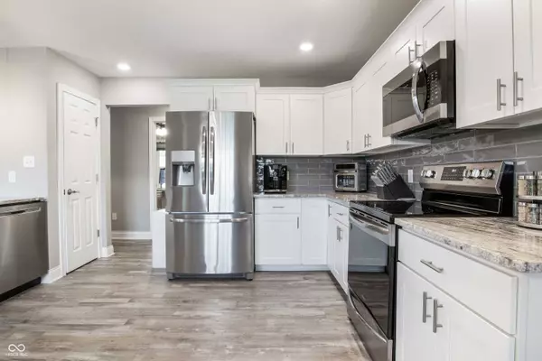 204 S McMinn RD, Centerville, IN 47330