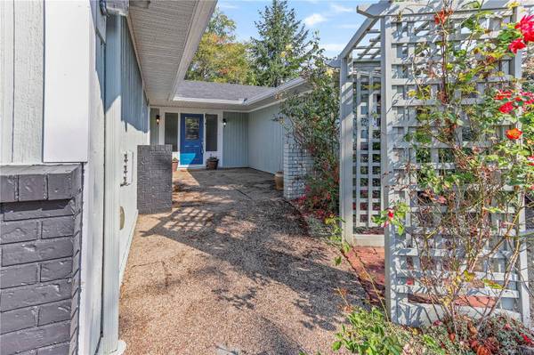 1521 Marine Cir, French Creek, BC V9P 1Y5