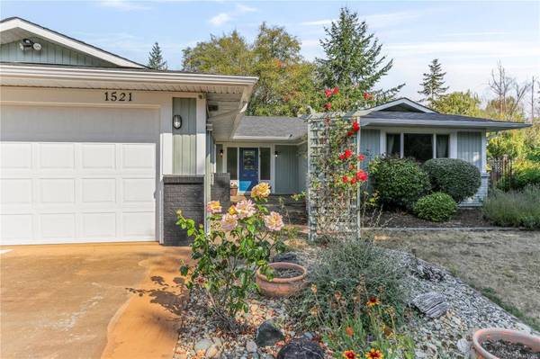 1521 Marine Cir, French Creek, BC V9P 1Y5