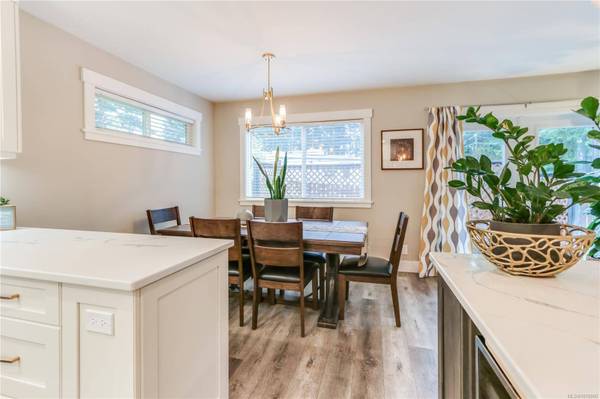 5526 Godfrey Rd, Nanaimo, BC V9T 2J3