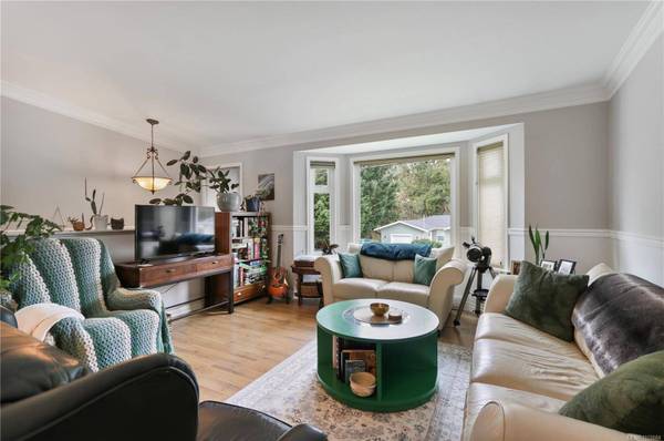 3313 Barrington Rd, Nanaimo, BC V9T 5R5