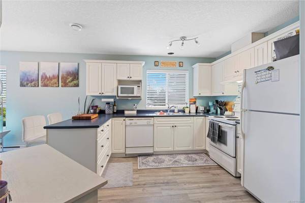 4895 Fairbrook Cres, Nanaimo, BC V9T 6L6