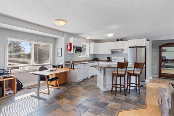 3400 Departure Bay Rd, Nanaimo, BC V9T 1B8