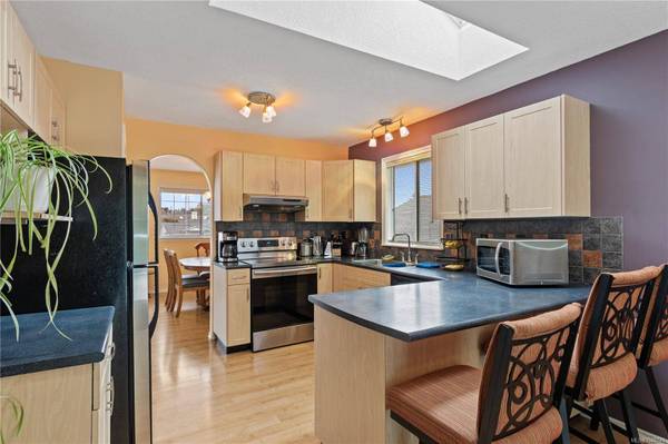 5143 Carol Pl, Nanaimo, BC V9T 5Z3