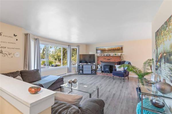 3735 Cottleview Dr, Nanaimo, BC V9T 4C4