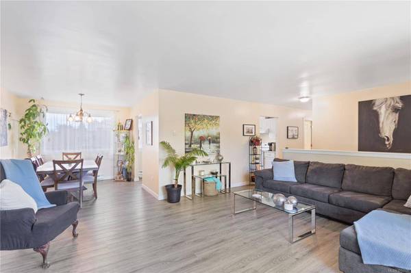 3735 Cottleview Dr, Nanaimo, BC V9T 4C4