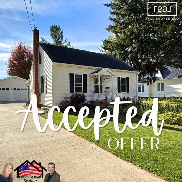 115 E Griswold St is officially under contract!