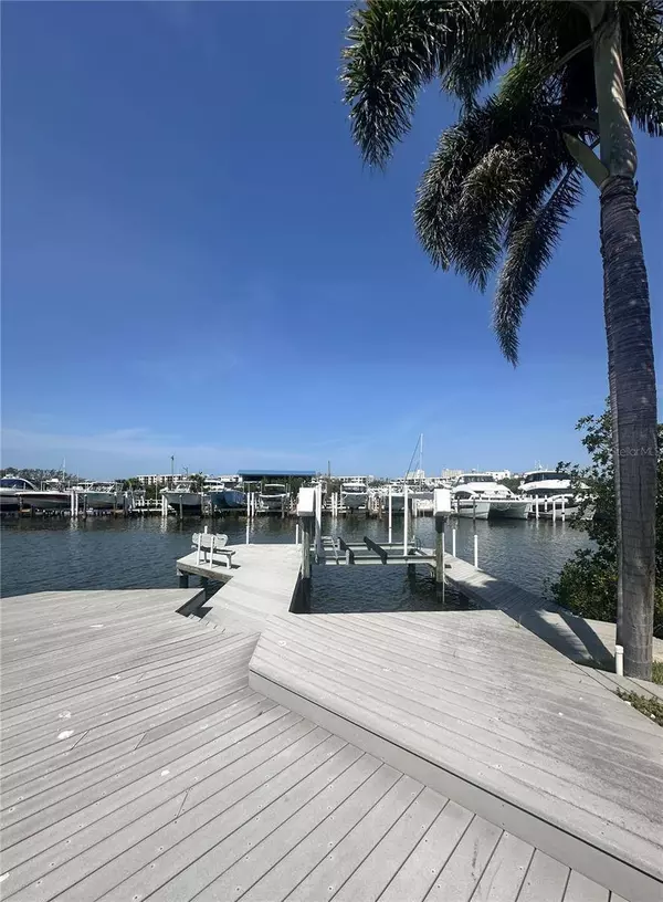 1311 SEA GULL DR S, St Petersburg, FL 33707