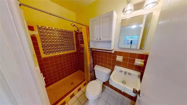 6392 HAMPTON DR N, St Petersburg, FL 33710