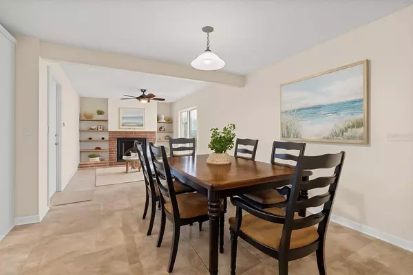 1811 HIBISCUS CT S, Oldsmar, FL 34677