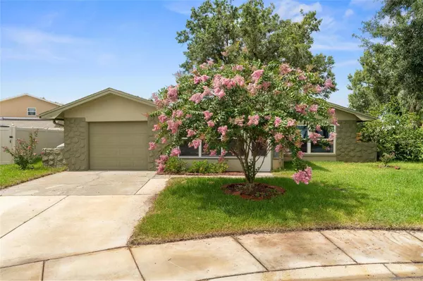 1811 HIBISCUS CT S, Oldsmar, FL 34677