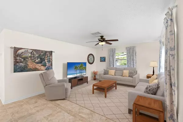 1811 HIBISCUS CT S, Oldsmar, FL 34677