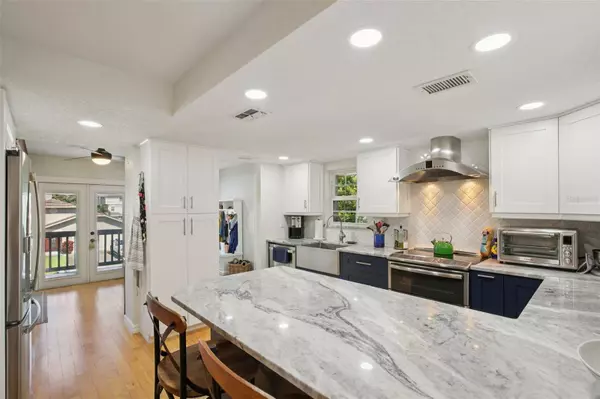 3140 N CANAL DR, Palm Harbor, FL 34684