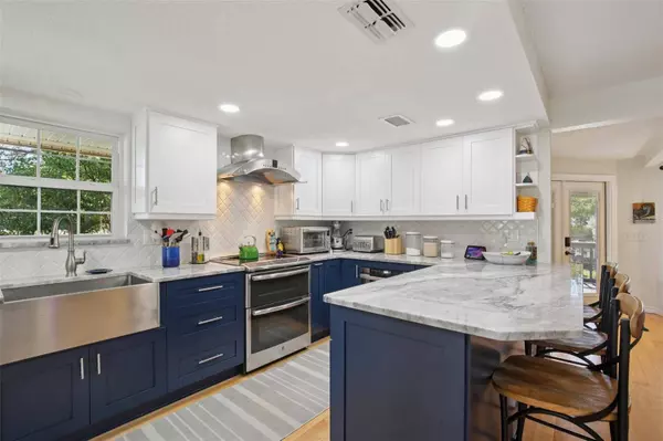 3140 N CANAL DR, Palm Harbor, FL 34684