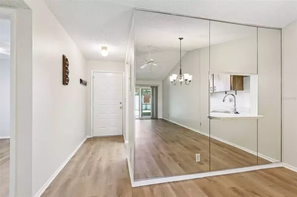 10780 43RD ST N #702, Clearwater, FL 33762