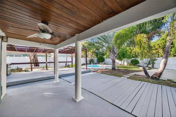 7217 6TH AVE N, St Petersburg, FL 33710