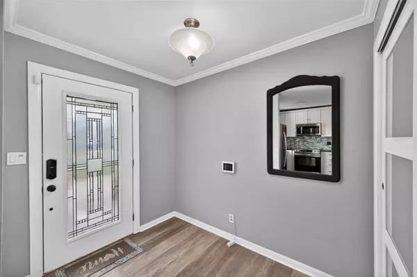 7217 6TH AVE N, St Petersburg, FL 33710